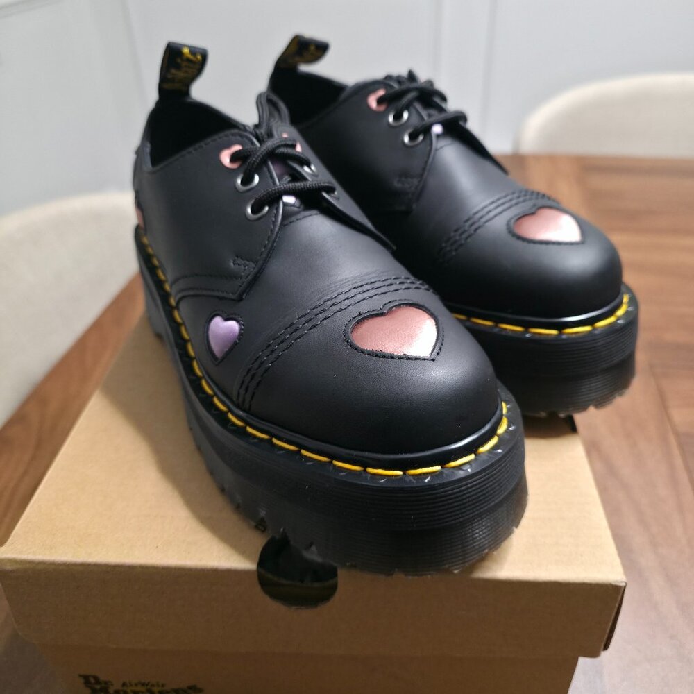 Dr. Martens - 1461 Quad Heart - Lightly Worn